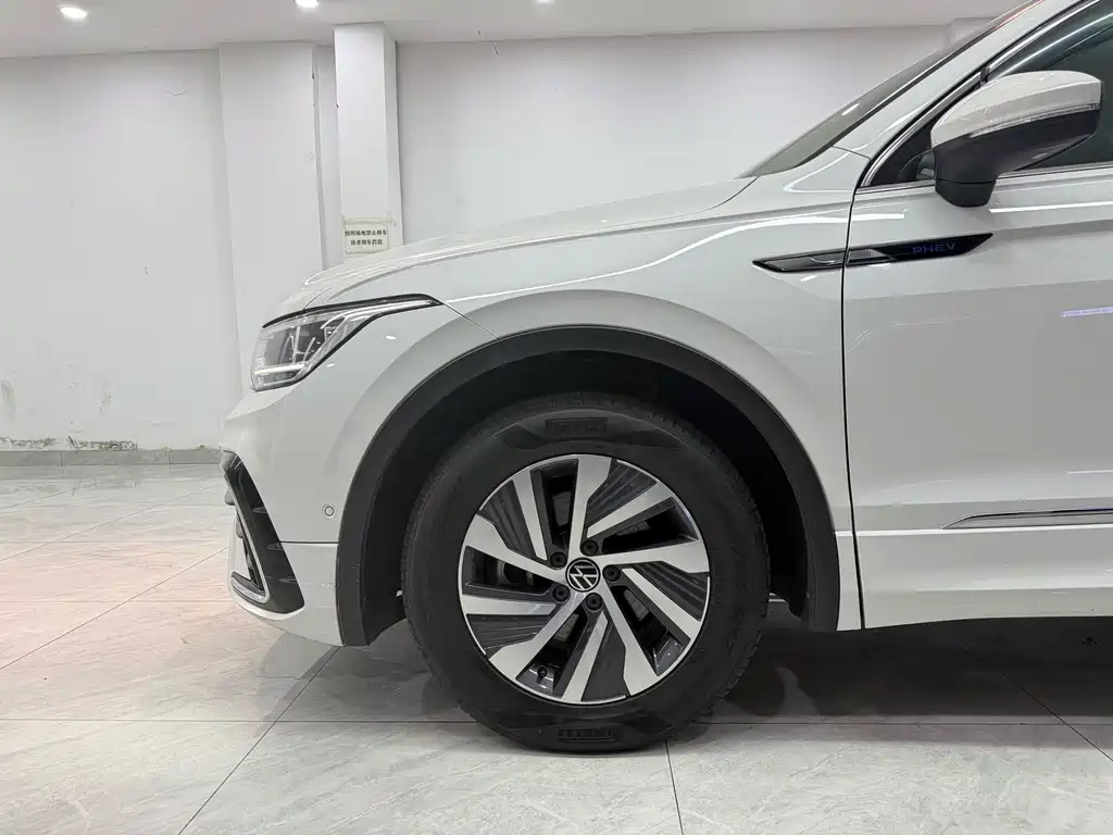 Volkswagen Tiguan L PHEV — миниатюра 18
