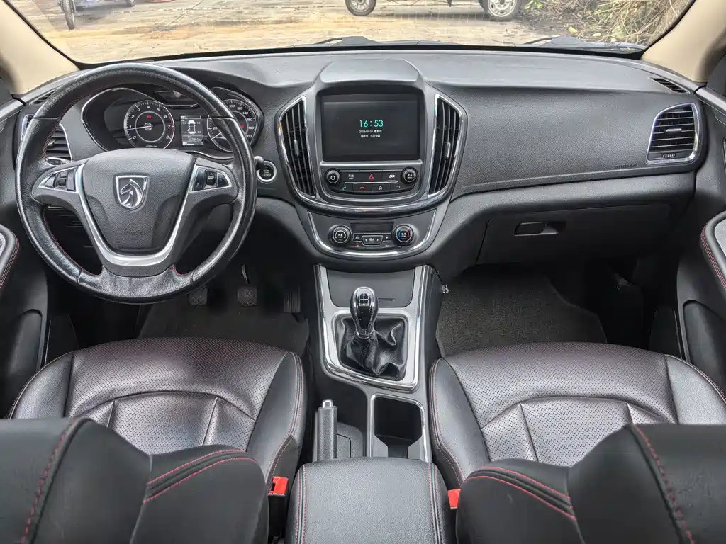 Baojun 560 2015 1.8L MT Luxury