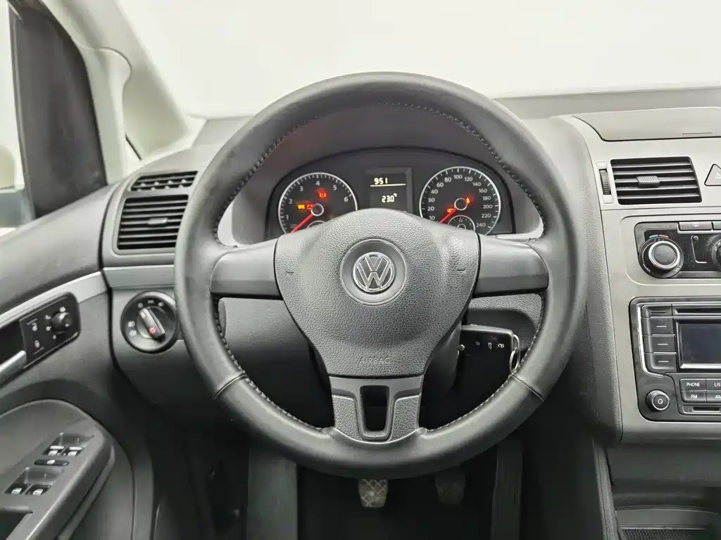 Volkswagen Touran — миниатюра 11