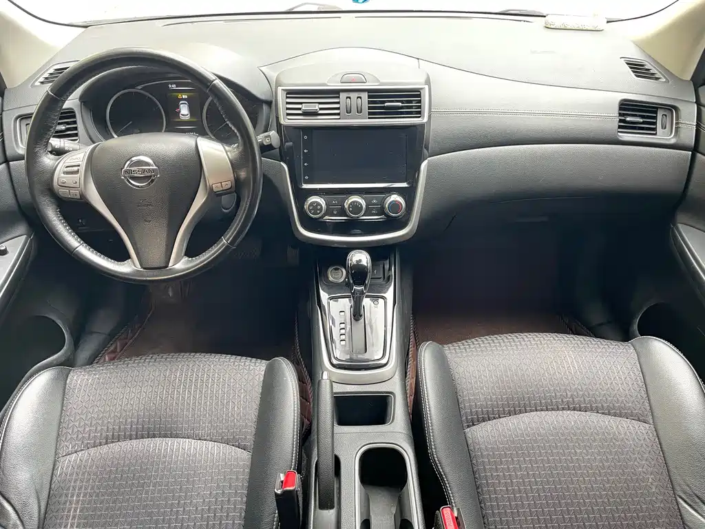 Nissan Tiida — миниатюра 7