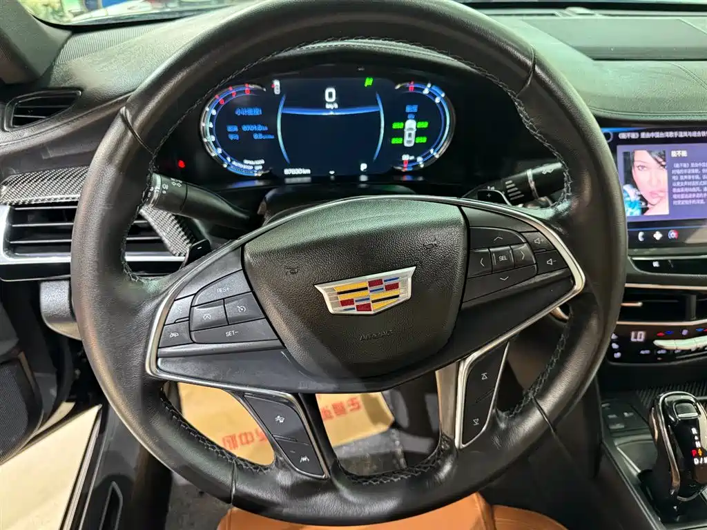 Cadillac CT6 - фото 12