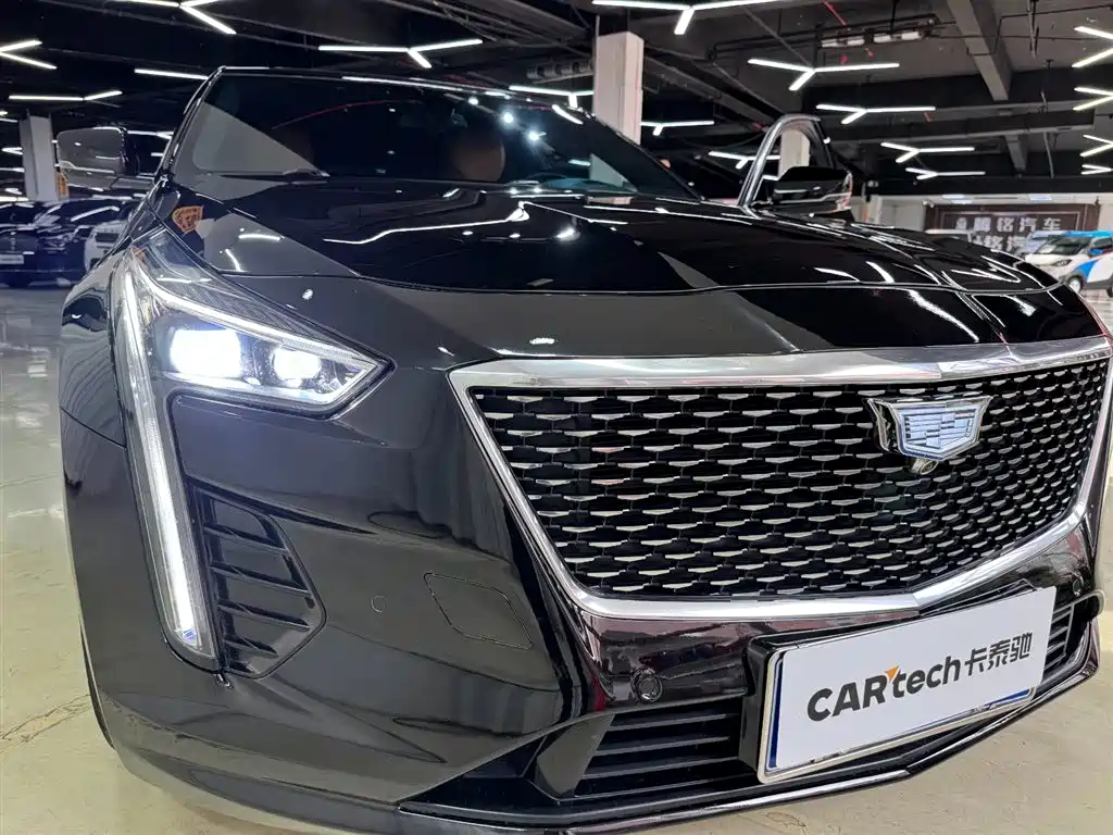 Cadillac CT6 - фото 22