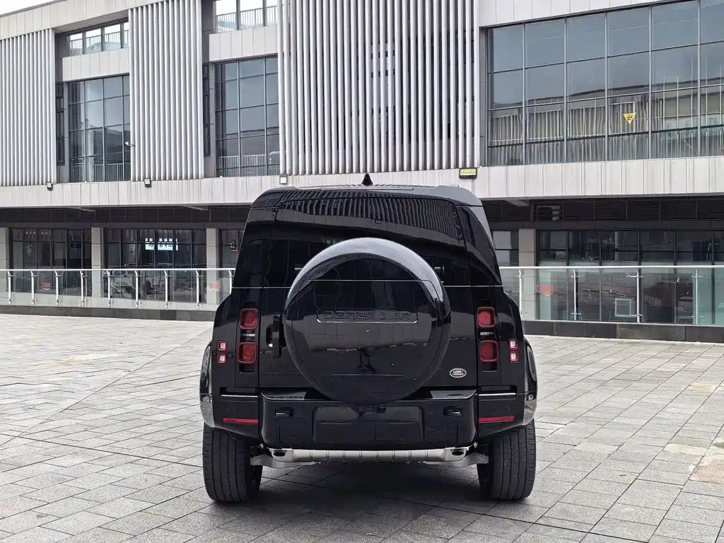 Land Rover Defender — миниатюра 6