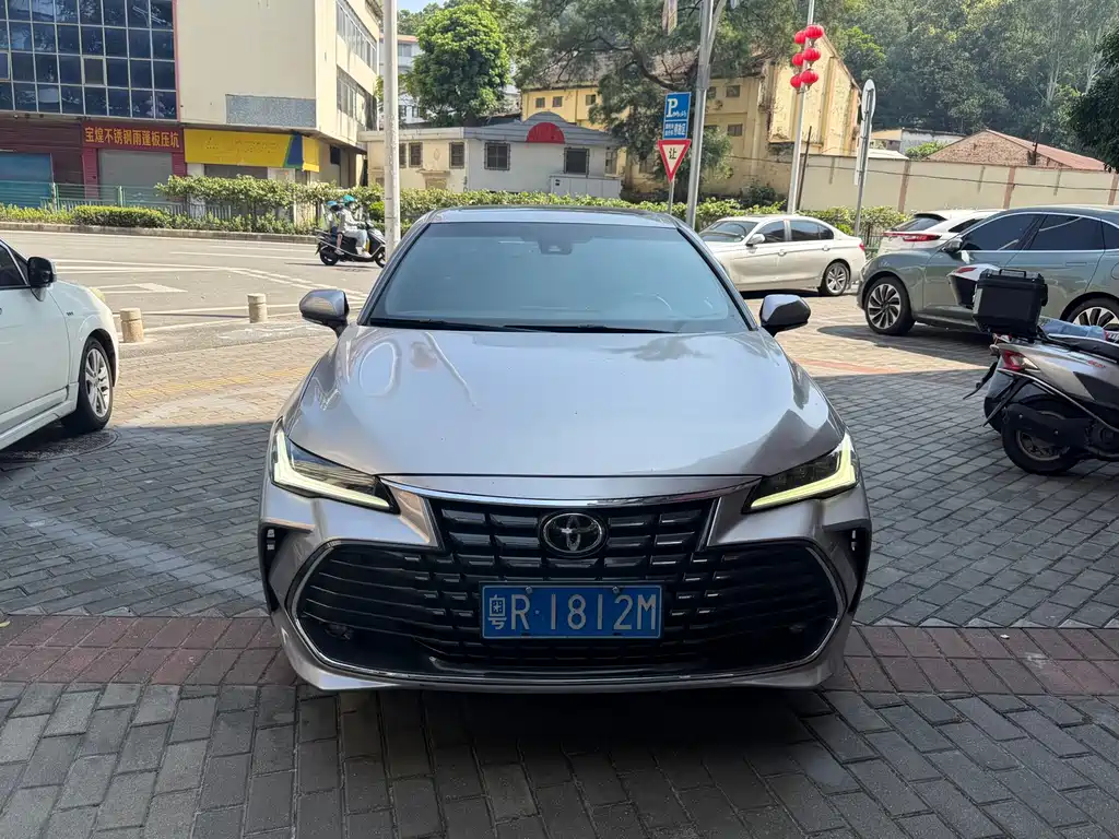 Toyota Avalon — миниатюра 2