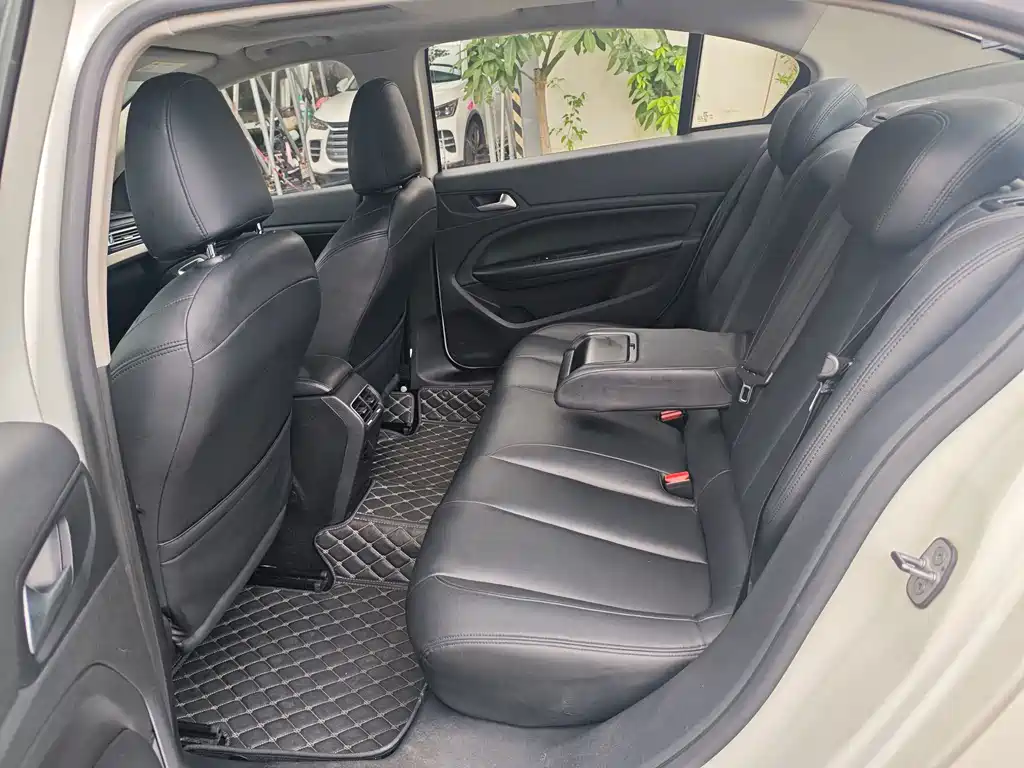 Peugeot 408 — миниатюра 13