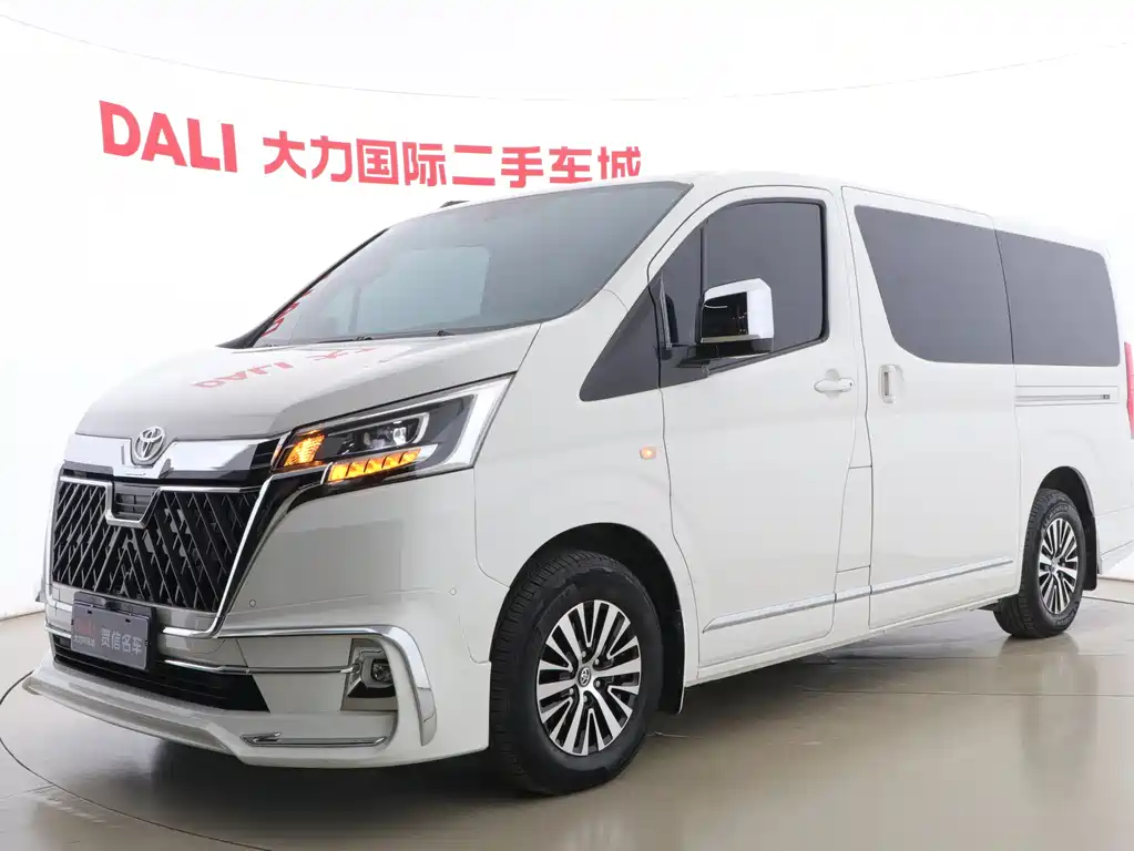 Toyota Hiace 2023