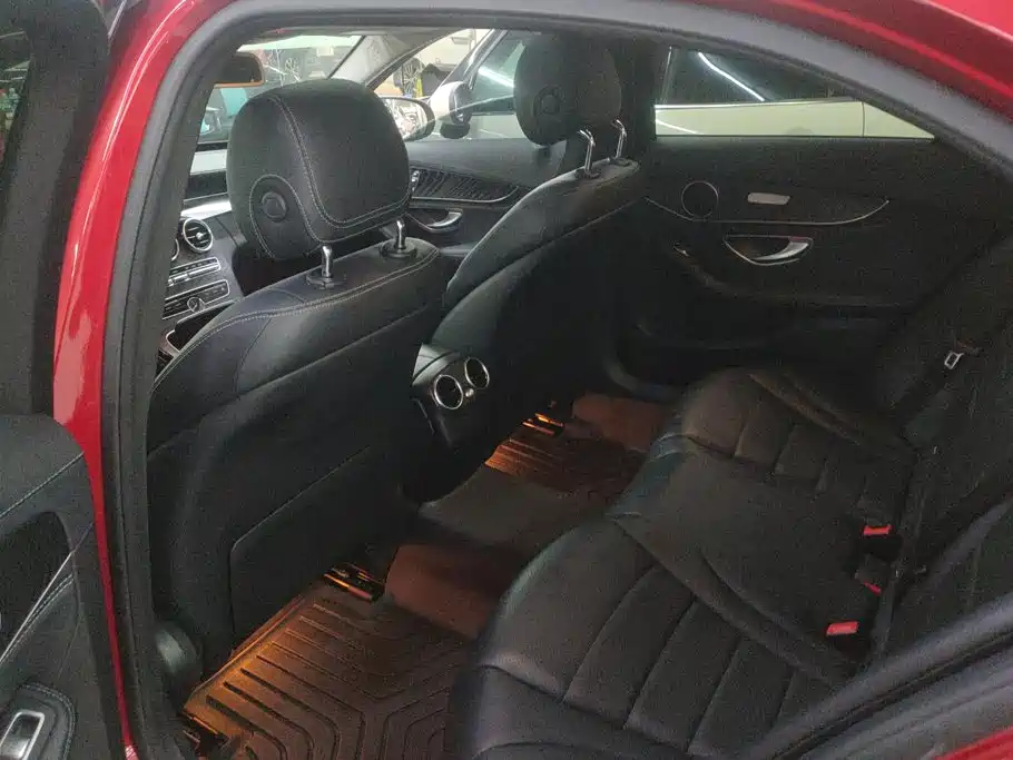 Mercedes-Benz C-Class — миниатюра 11