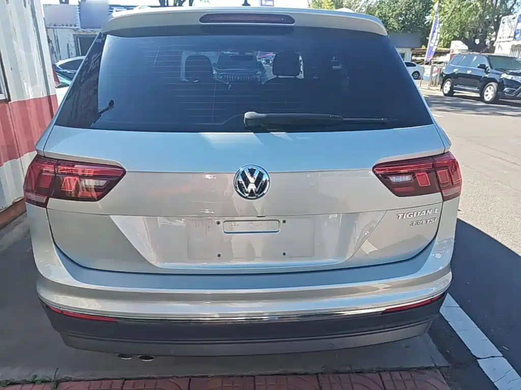 Volkswagen Tiguan L — миниатюра 6