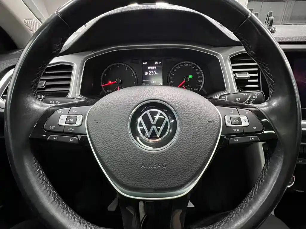 VOLKSWAGEN T ROC EXPLORING SONGS