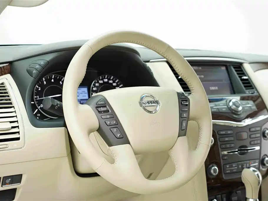 Nissan Patrol — миниатюра 9