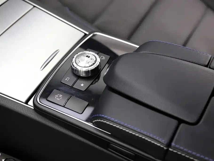 Mercedes-Benz E-Class (Import) — миниатюра 12