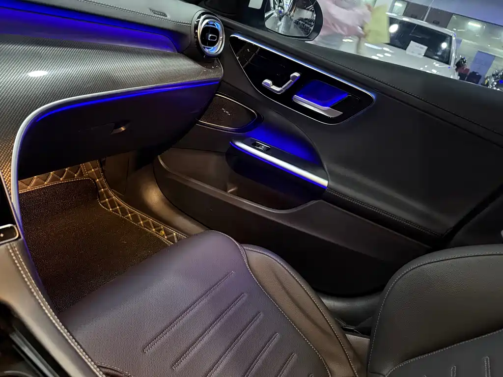 Mercedes-Benz C-Class — миниатюра 8