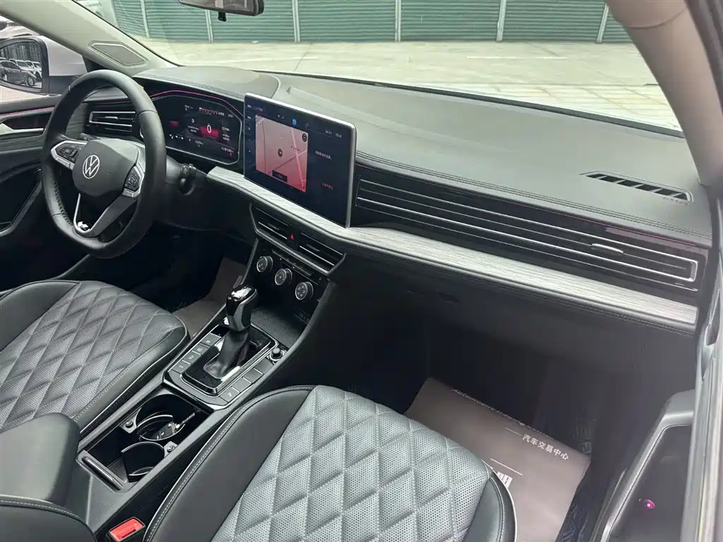 Volkswagen Sagitar 2023 300TSI DSG