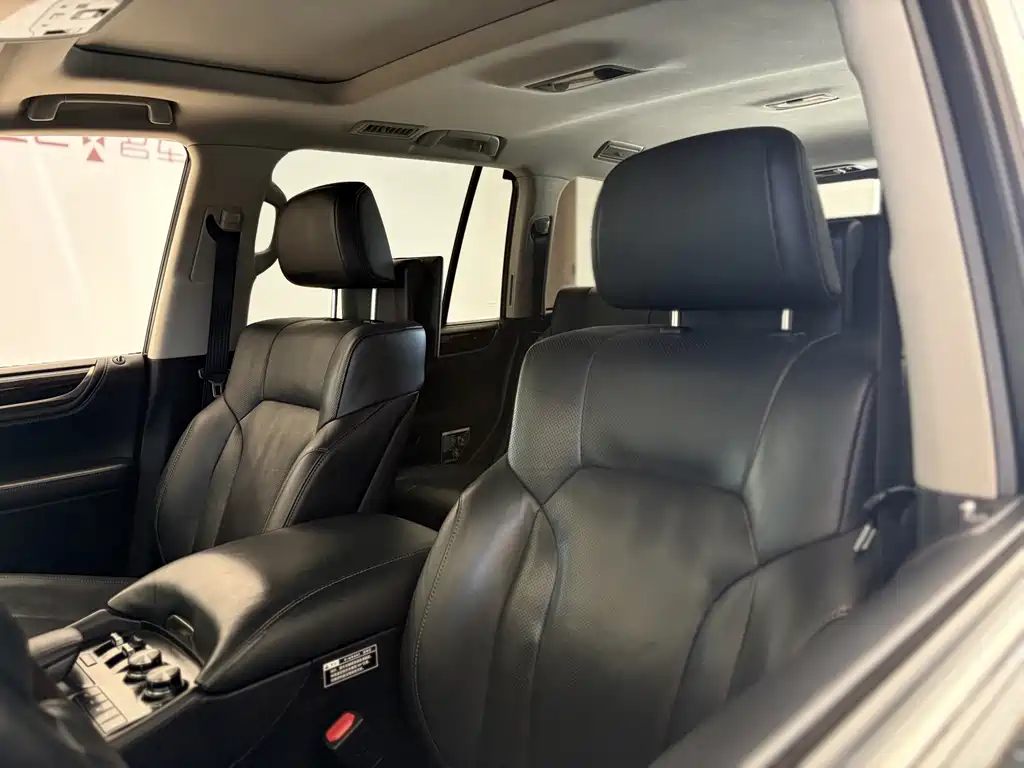 Lexus LX — миниатюра 9