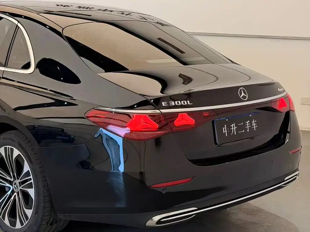 Mercedes-Benz E-Class — миниатюра 21