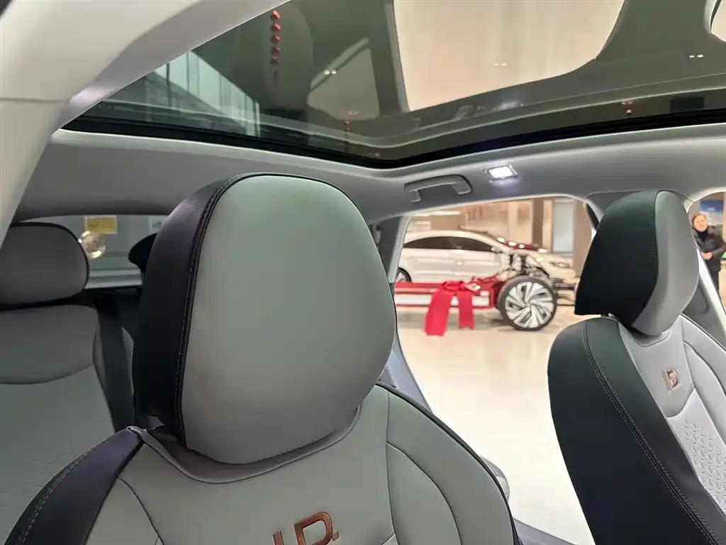 VOLKSWAGEN ID.7 VIZZION