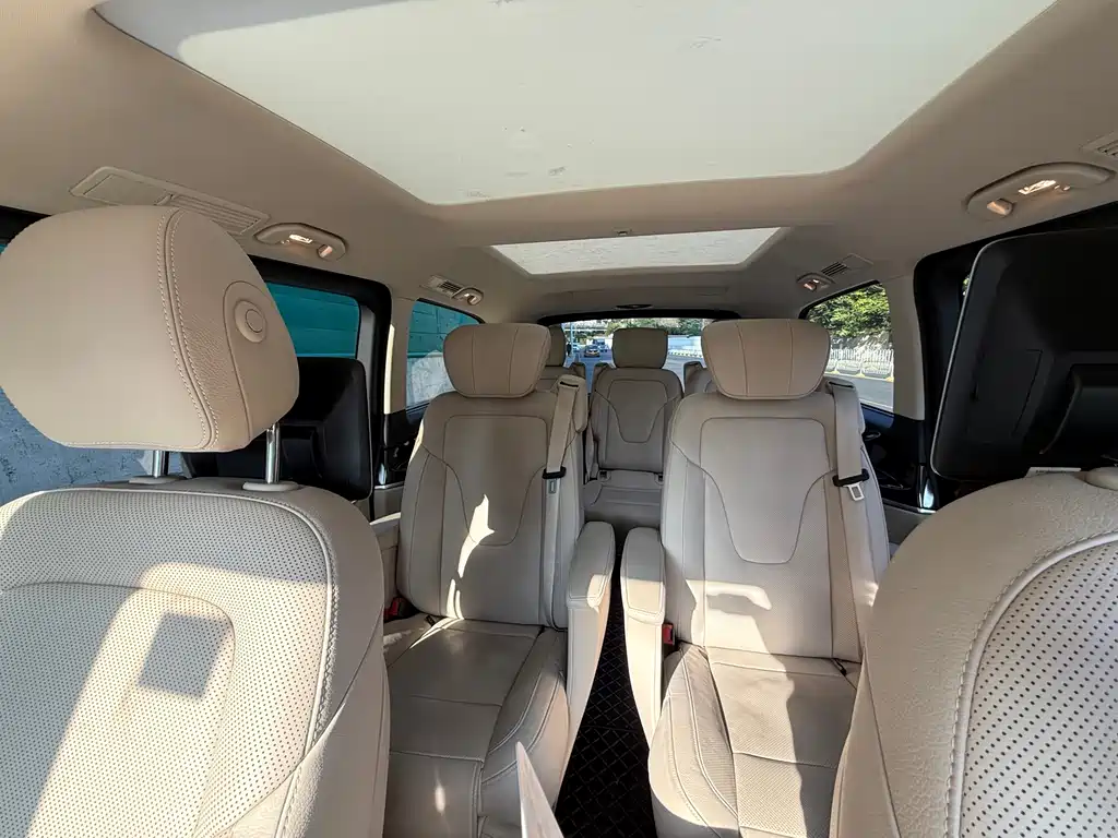 MERCEDES-BENZ V CLASS