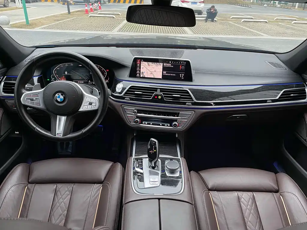 BMW 7 SERIES