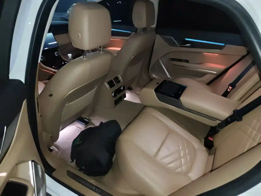 Jaguar XFL — миниатюра 5