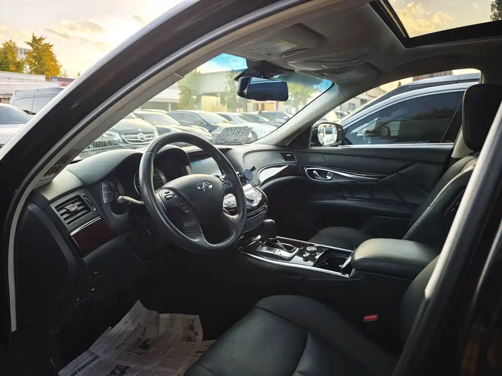Infiniti Q70 — миниатюра 4