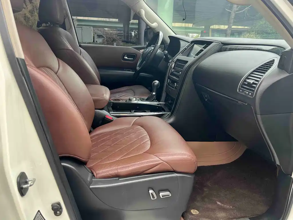 Nissan Patrol — миниатюра 14