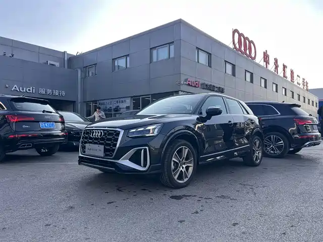 audi q2l
