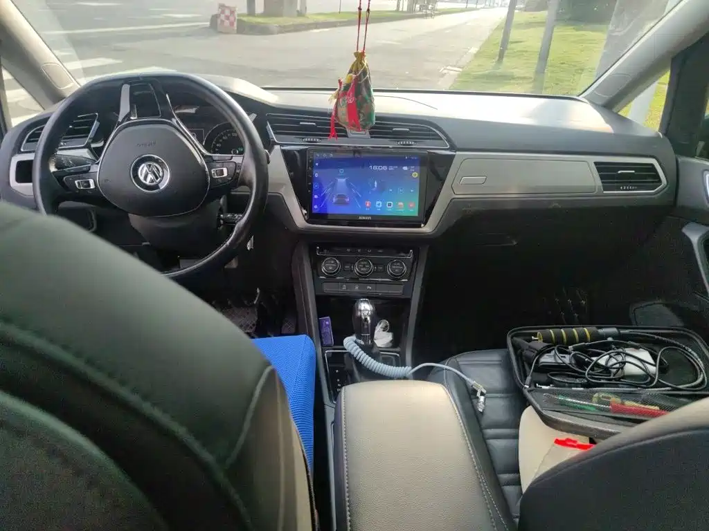 Volkswagen Touran — миниатюра 10