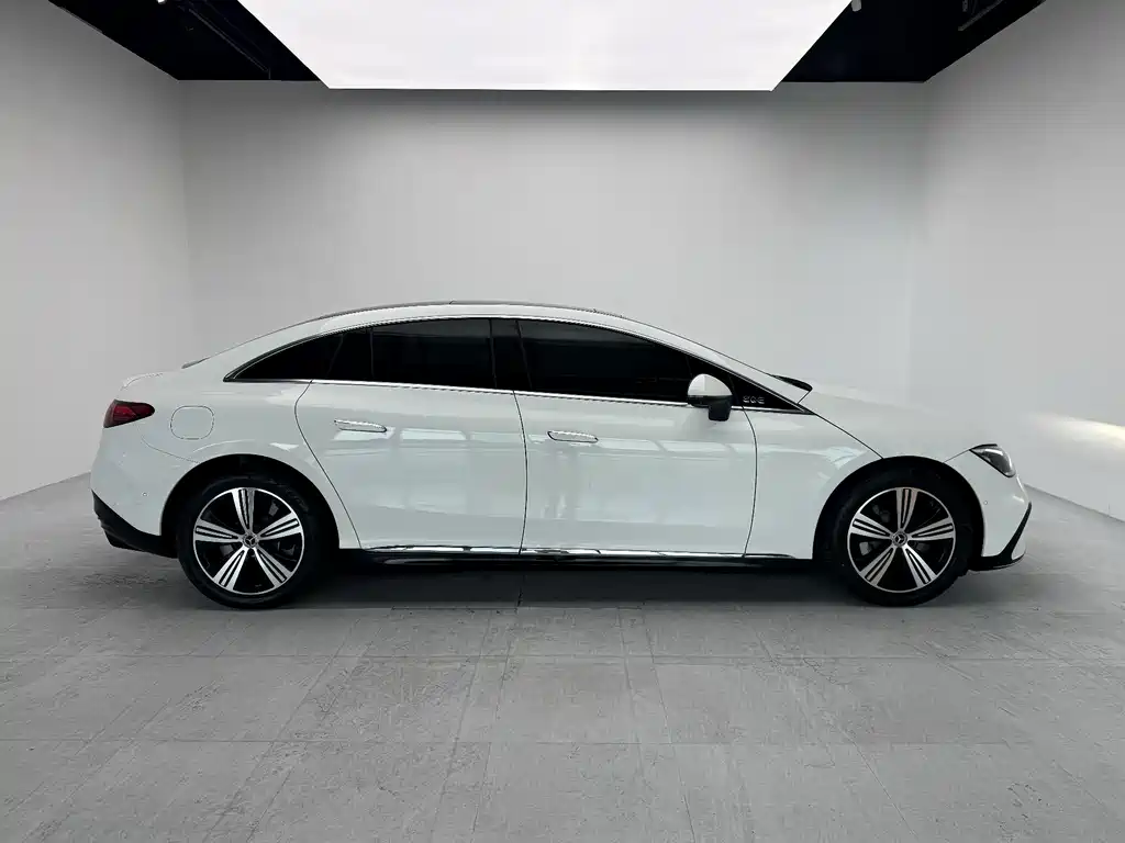 Mercedes-Benz EQE — миниатюра 17