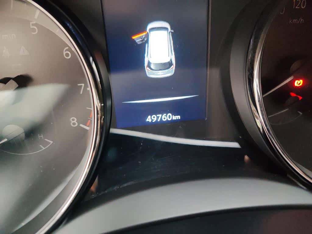 Nissan X-Trail 2.0 л 2024 г. Белый, пробег 49800 км