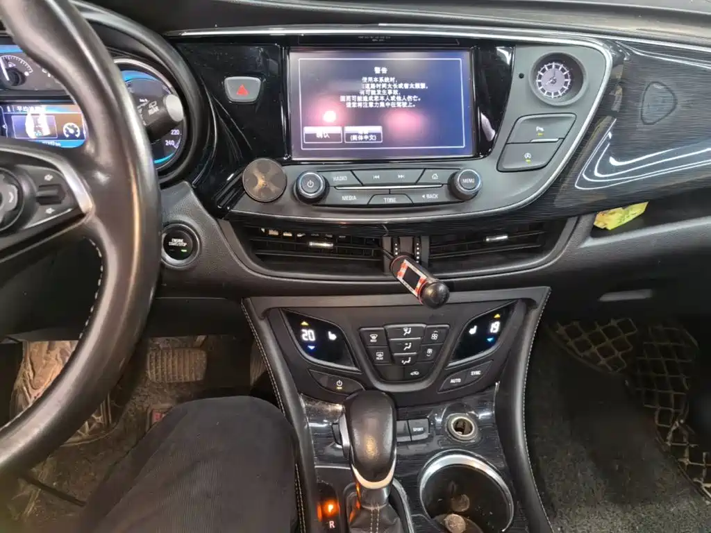Buick Envision Plus — миниатюра 10