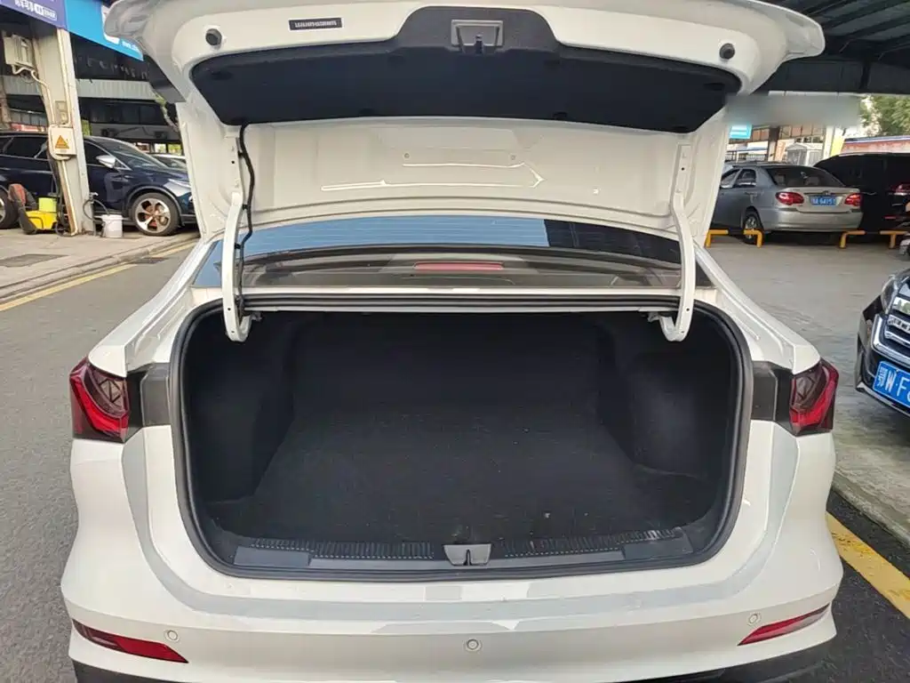 Roewe i5 — миниатюра 19