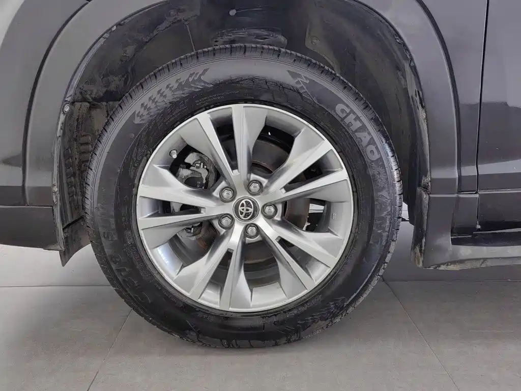 Toyota Highlander — миниатюра 17