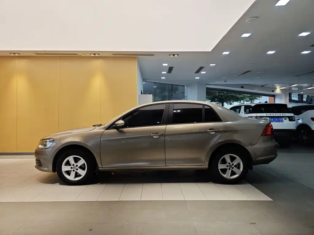 Volkswagen Bora 2015 1.6L AT Fashion