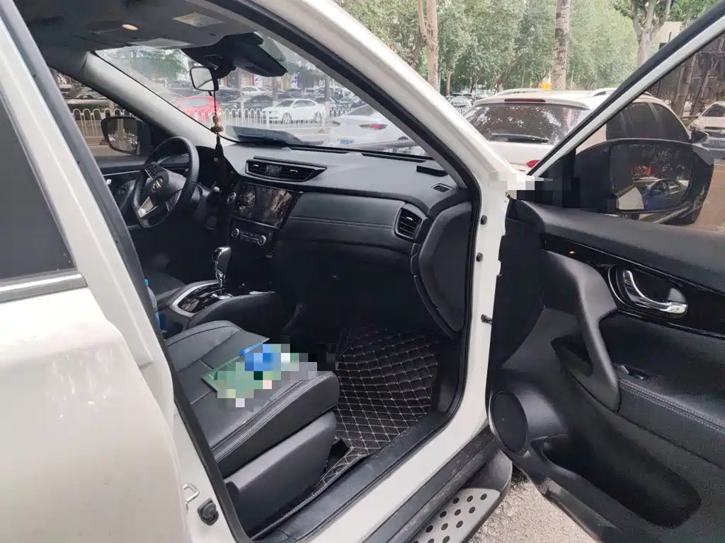 Nissan X-Trail — миниатюра 18