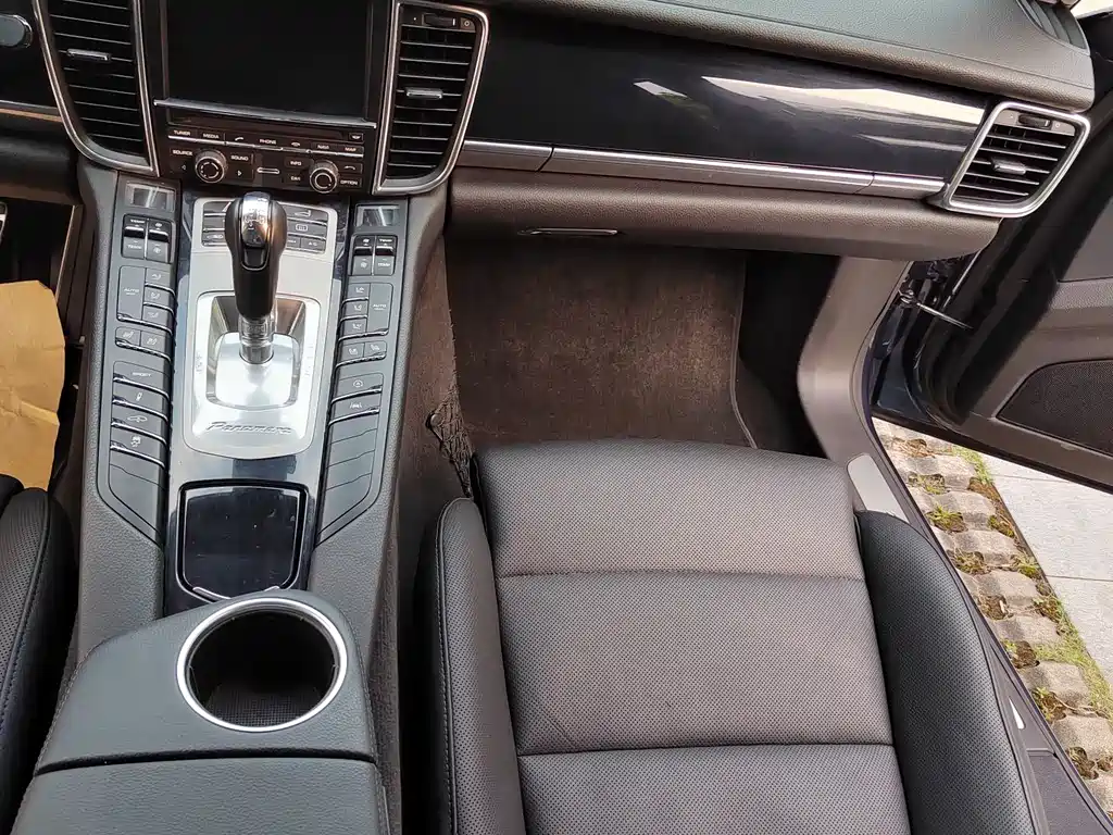 Porsche Panamera — миниатюра 8