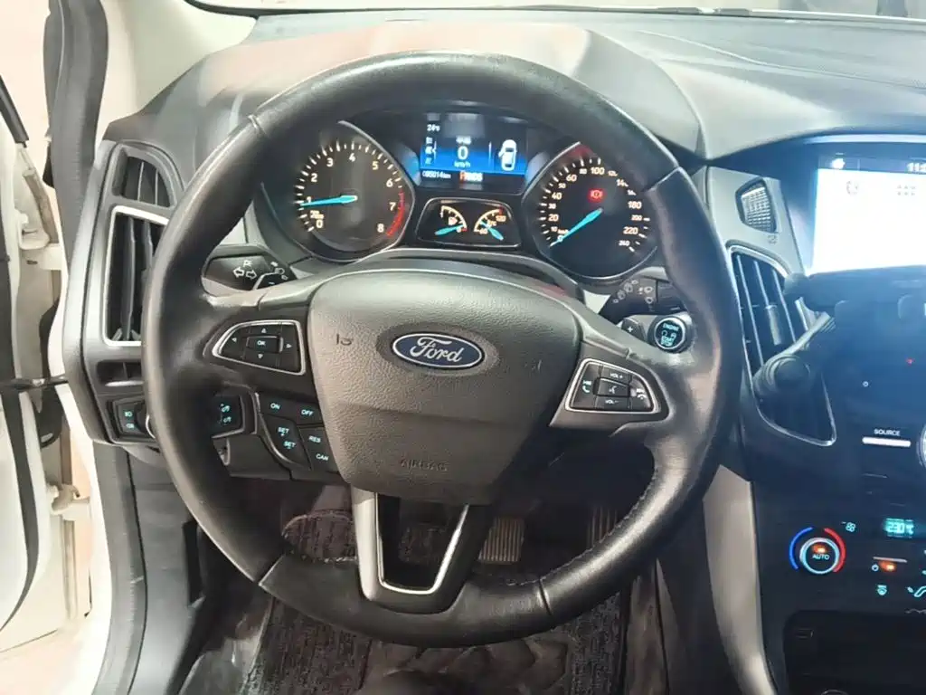 Ford Focus — миниатюра 11