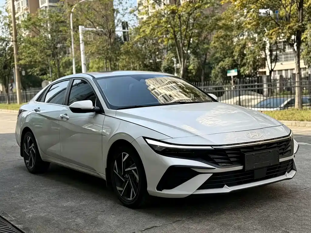 Hyundai Elantra — миниатюра 3