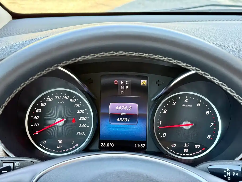 MERCEDES-BENZ V CLASS