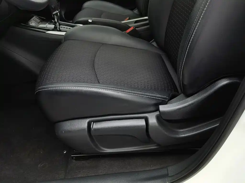 Nissan Tiida — миниатюра 20