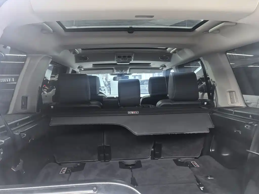 Land Rover Discovery — миниатюра 10