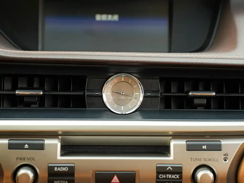 Lexus ES — миниатюра 18