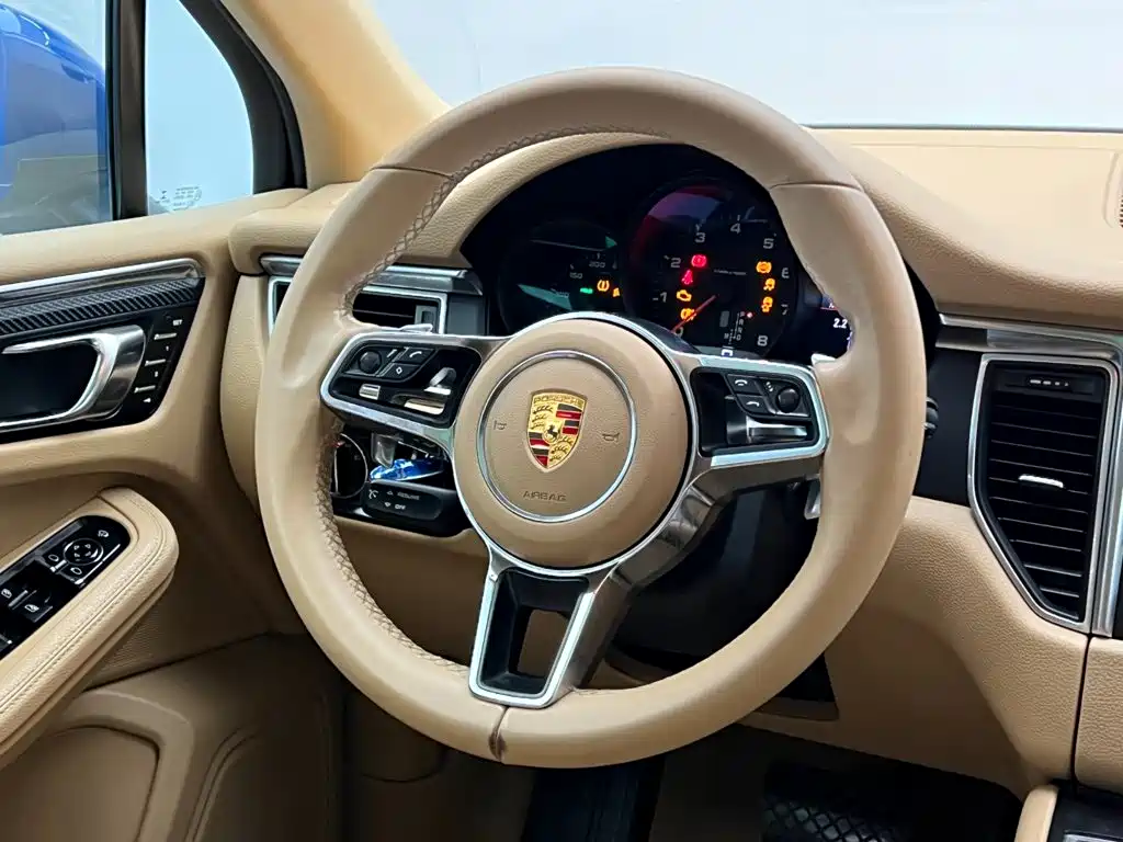 Porsche Macan — миниатюра 21