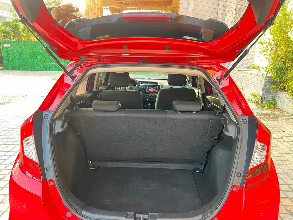 Honda Fit — миниатюра 7