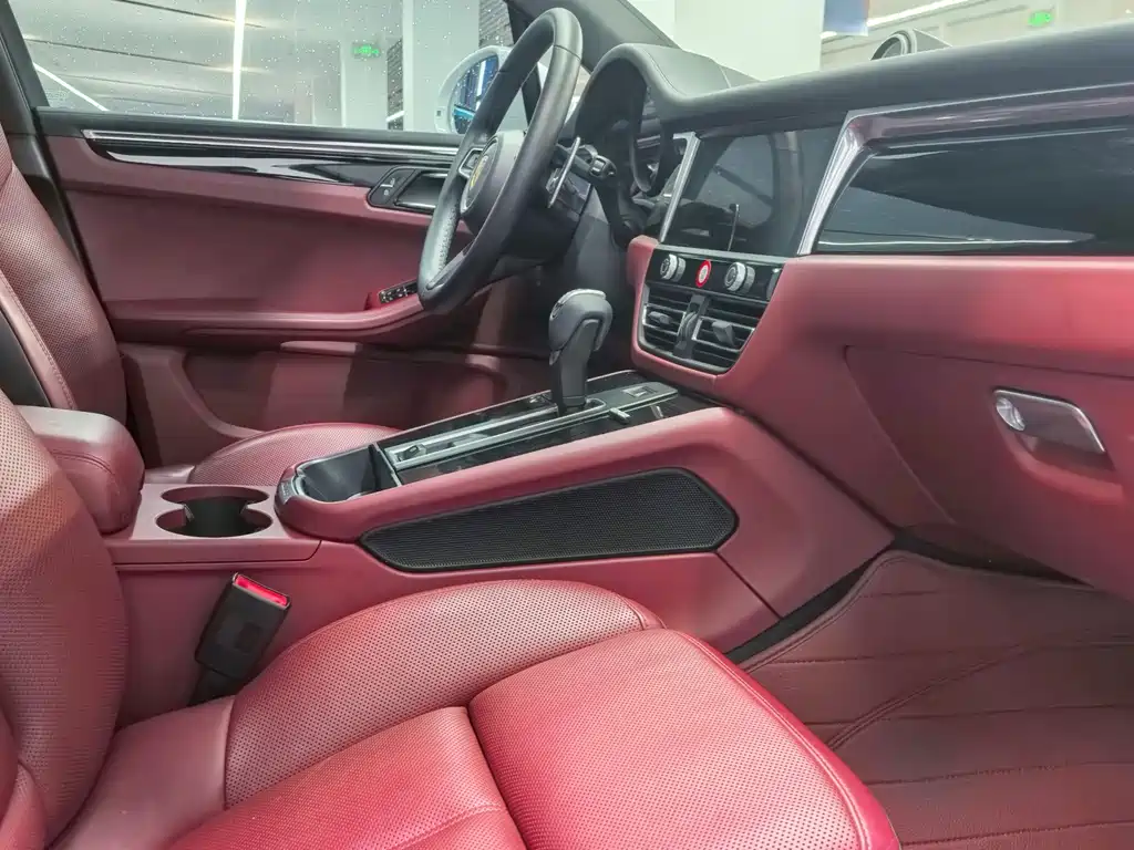 Porsche Macan — миниатюра 5