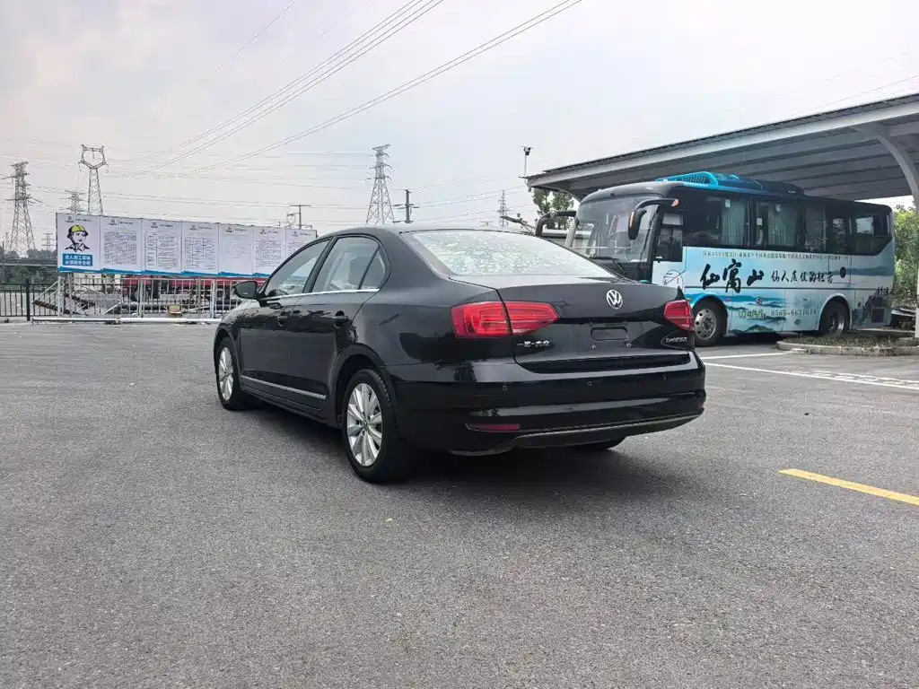 Volkswagen Sagitar — миниатюра 7