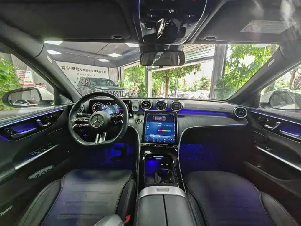 Mercedes-Benz C-Class — миниатюра 6