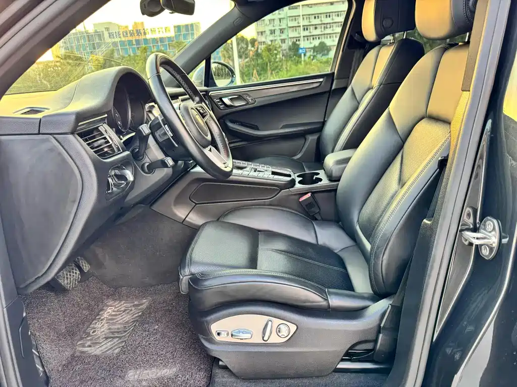 Porsche Macan — миниатюра 5