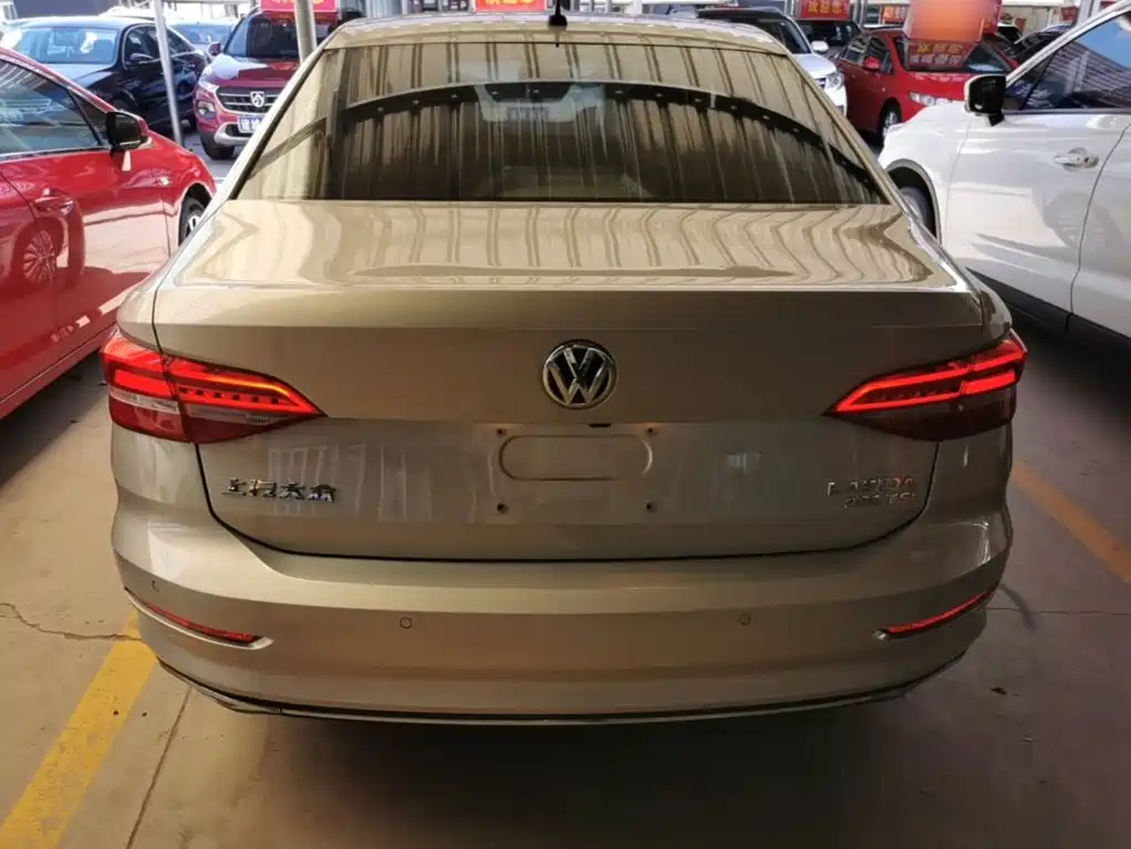 Volkswagen Lavida — миниатюра 6
