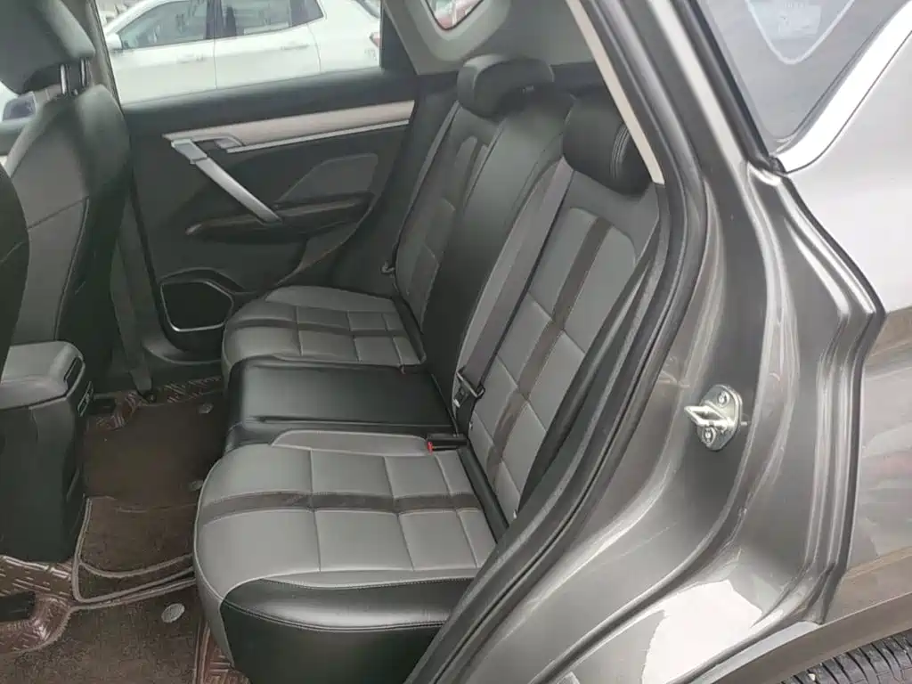 Geely Binyue — миниатюра 17