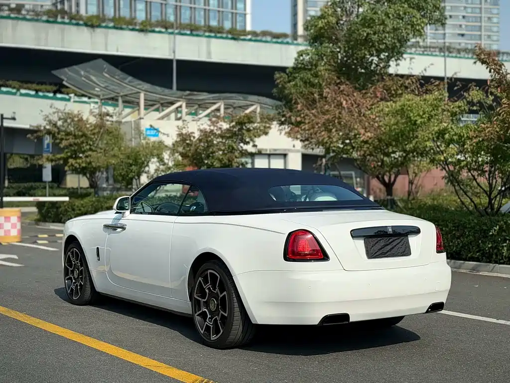 Rolls-Royce Dawn — миниатюра 10